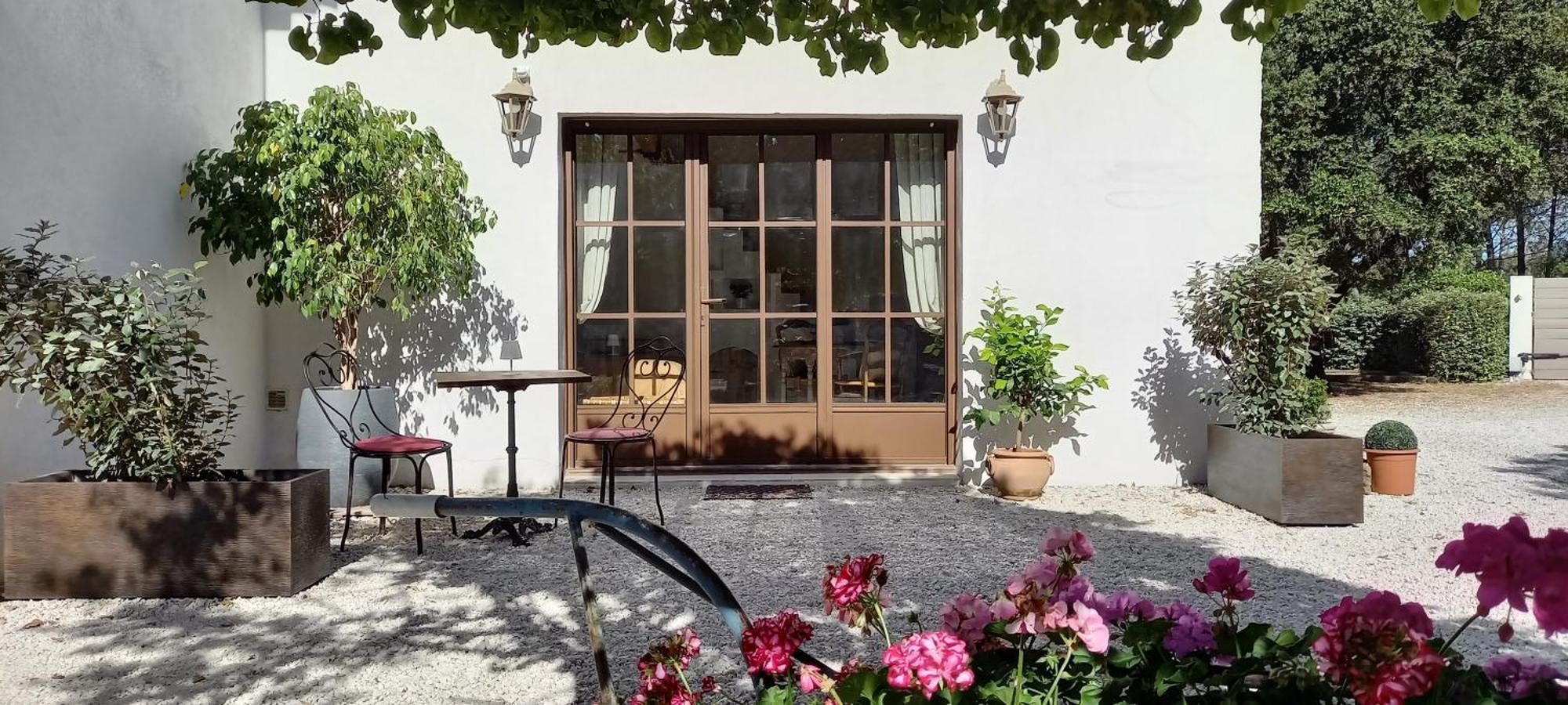 Au Temps Pour Vous Hotel Ле Кастеле Екстериор снимка